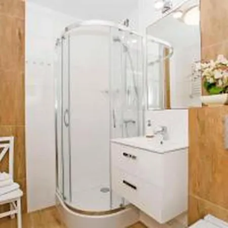 Kapitanski Do 6 Osob-25 Min Od Plazy Apartament *